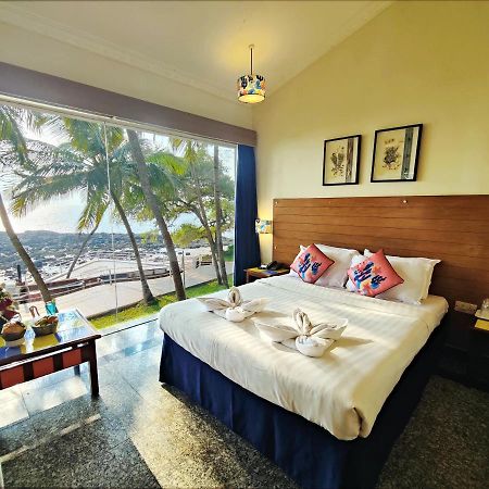 Bambolim Beach Resort Екстериор снимка