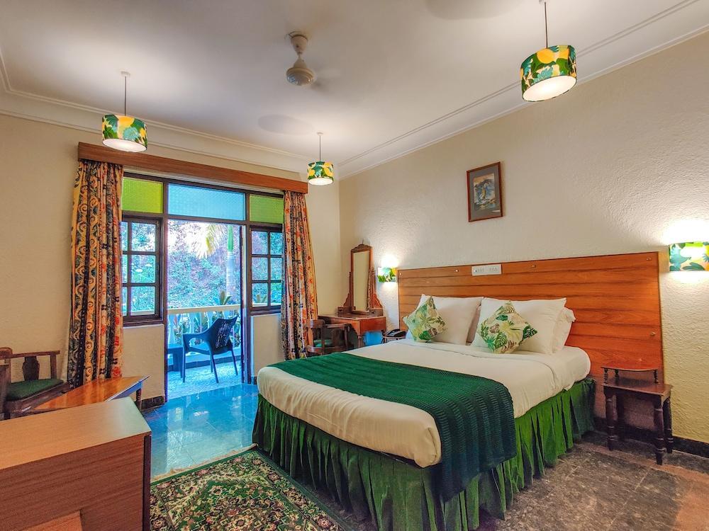 Bambolim Beach Resort Екстериор снимка