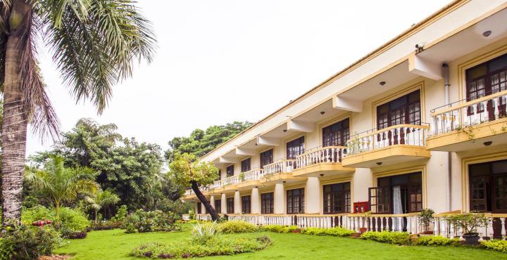 Bambolim Beach Resort Екстериор снимка